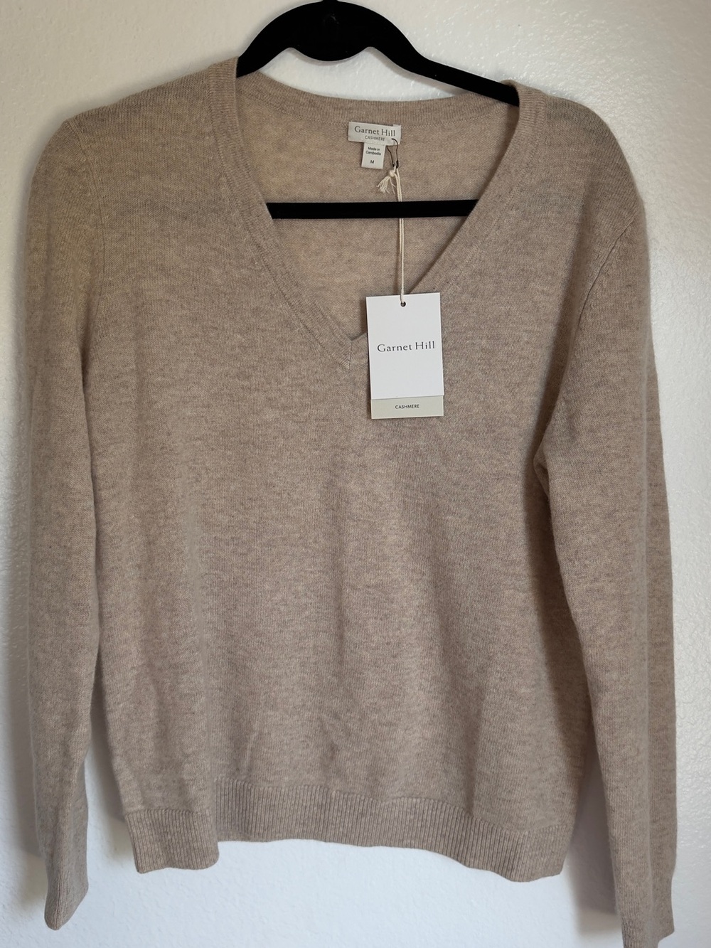 Garnet Hill Women's V-Neck Sweater in Light Beige